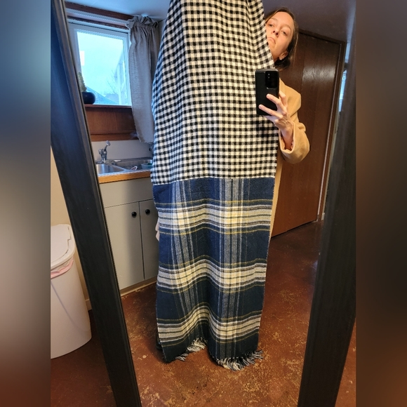 XL Steve Madden unique scarf - Picture 12 of 13